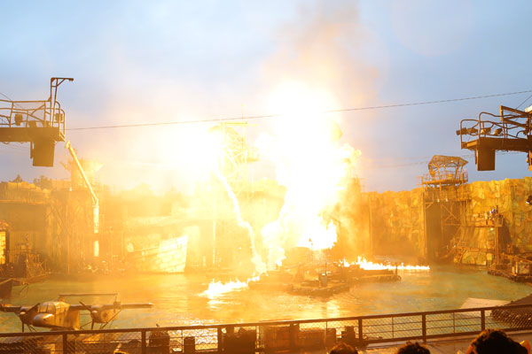 大爆発シーン