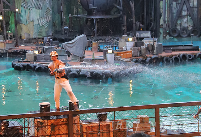 ウォーターワールド