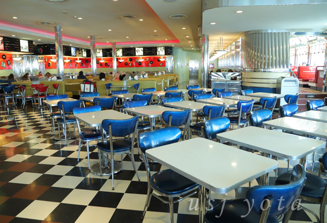 メルズドライブイン