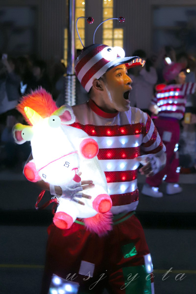 ミニオンフロートのエンターテイナー