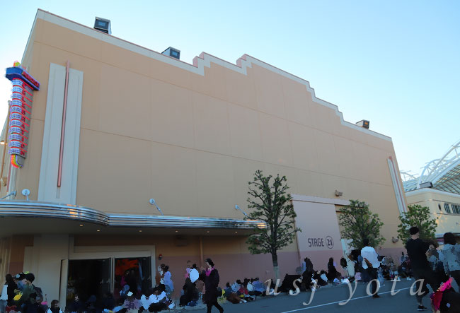 ステージ21のプロジェクションマッピング投影面