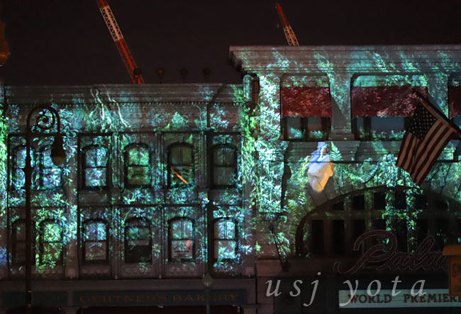 ナイトパレードのプロジェクションマッピング