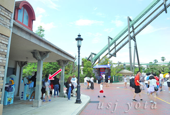 ミニオンハチャメチャアイスの整理券発行場所