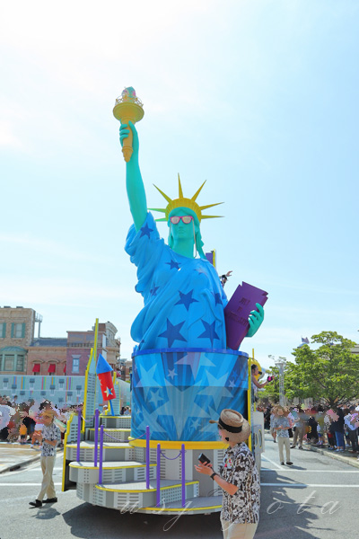 ウォーターサプライズパレード