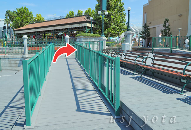 ミニオンパーク誘導通路