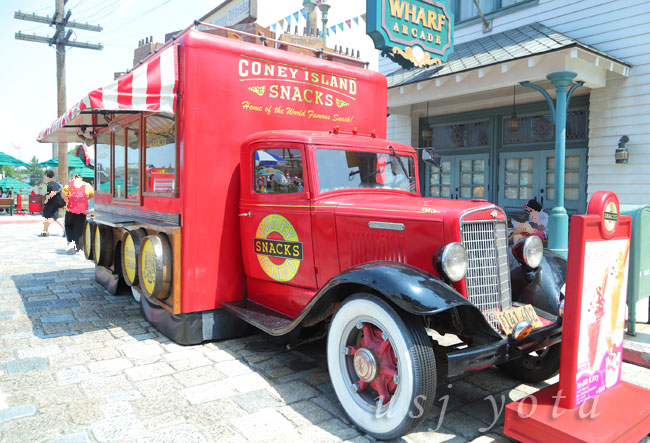 赤い車のカート販売