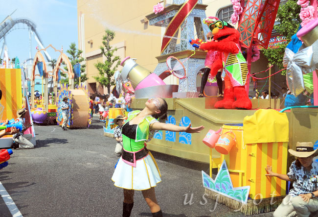 ウォーターサプライズパレード