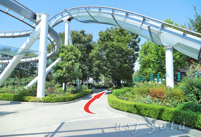 ミニオンパーク誘導通路