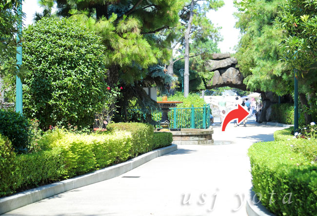 ミニオンパーク誘導通路