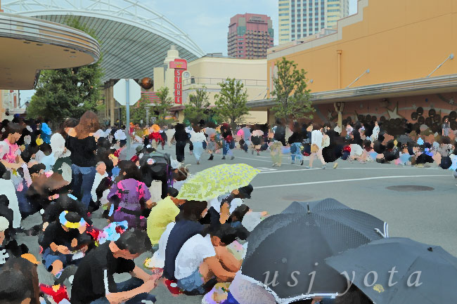 フェスタデパレードで空いている場所探し