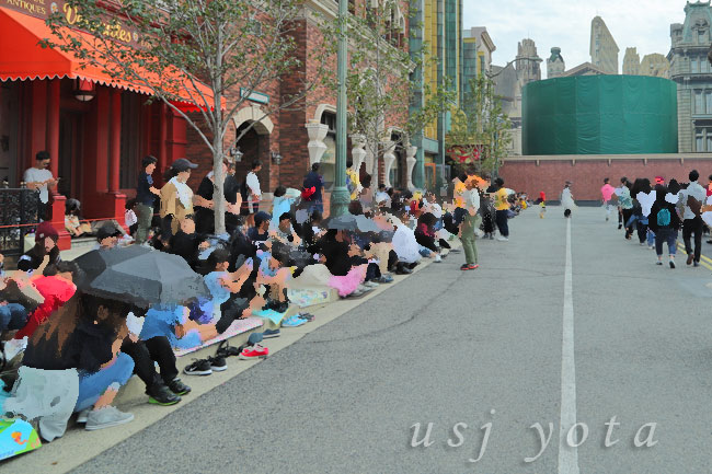 フェスタデパレードで空いている場所探し