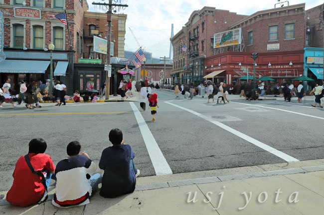 フェスタデパレードで空いている場所探し