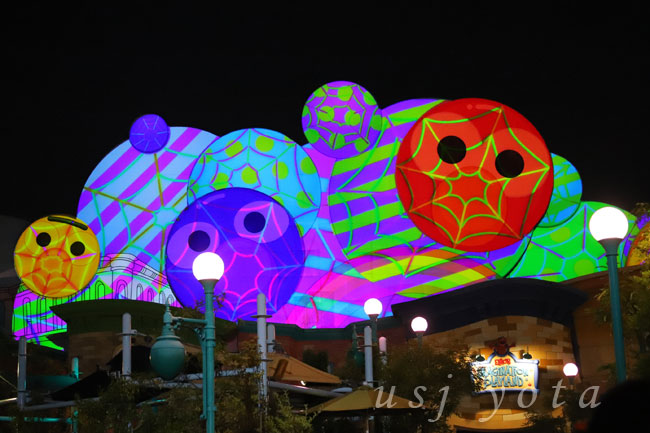 ワンダーランドのプロジェクションマッピング