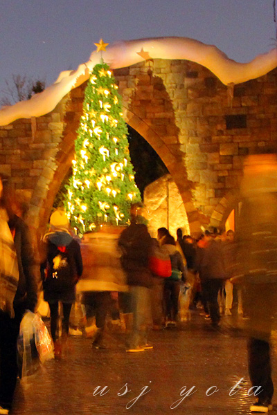 ホグズミード村のクリスマス・ツリー