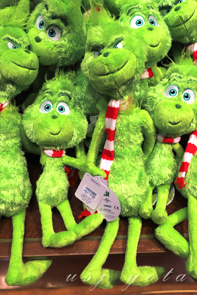 グリンチのぬいぐるみ