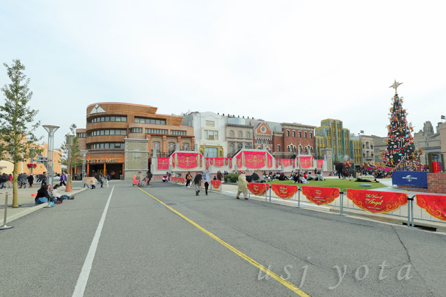 車道(無料エリア)とから有料の特別鑑賞エリア