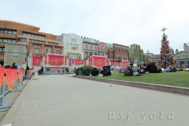 車道(無料エリア)とから有料の特別鑑賞エリア