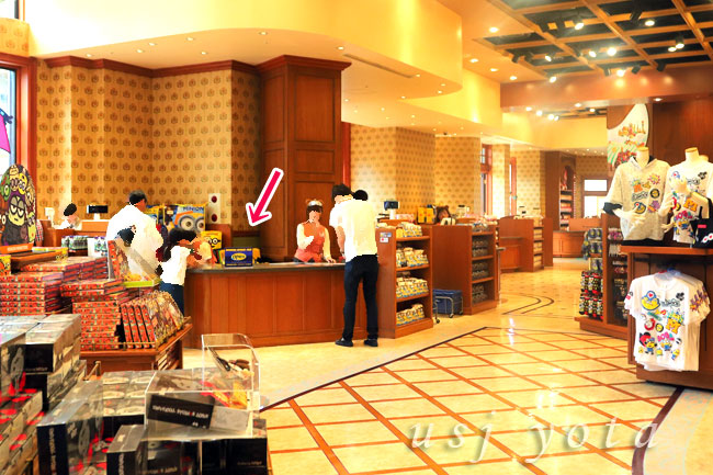 ビバリーヒルズギフトのレジカウンター