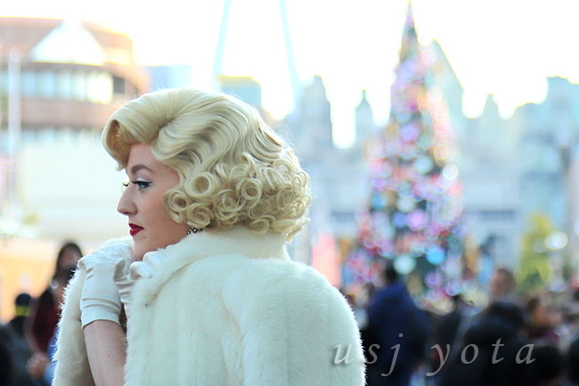 マリリンモンローとクリスマスツリー