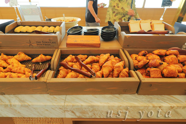 ザ シンギュラリ ホテルのレストランのバイキング