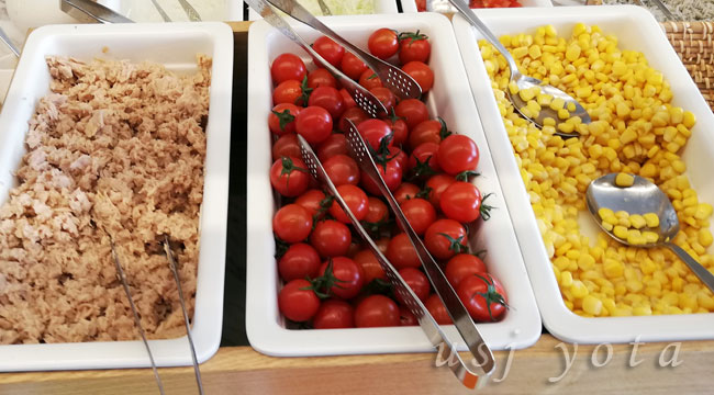 ザ シンギュラリ ホテルのレストランのバイキング