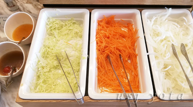 ザ シンギュラリ ホテルのレストランのバイキング