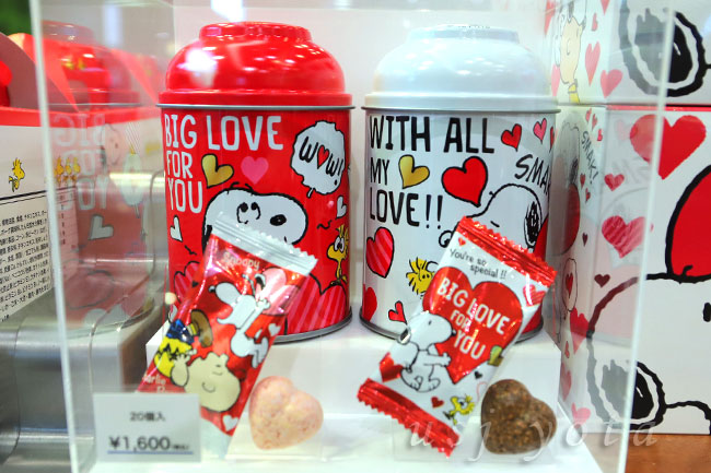 バレンタインでも使えそうな、小分けできるお菓子のお土産スヌーピー