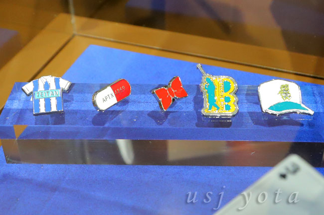 コナンのピンバッジセット 2800円