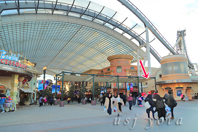 入場ゲートを入ってすぐのとこに設置されているコインロッカー