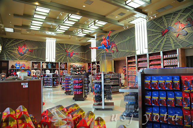 スパイダーマン・ストアの中にもスパイダーマン