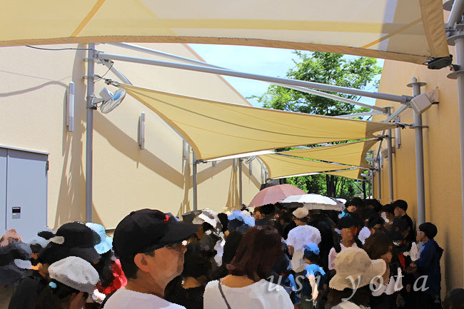 進撃の巨人ザリアルの屋外の待ち時間待機所