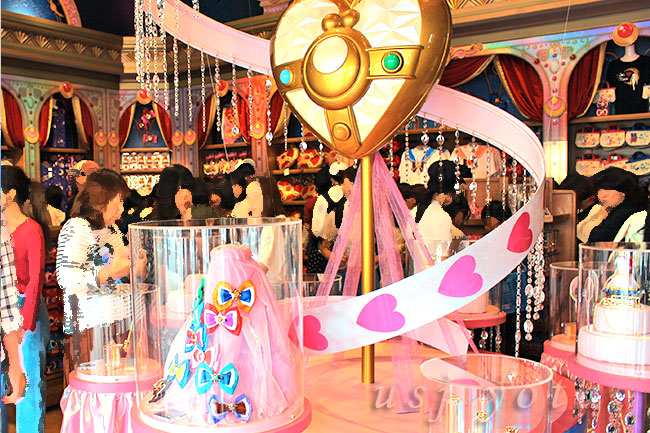 入場制限が解消されたシネマ4-Dストアの店内