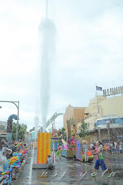 ウォーターサプライズパレード