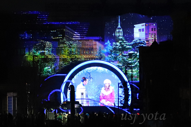 クリスタルの約束をアミティビレッジから見たLEDディスプレイ