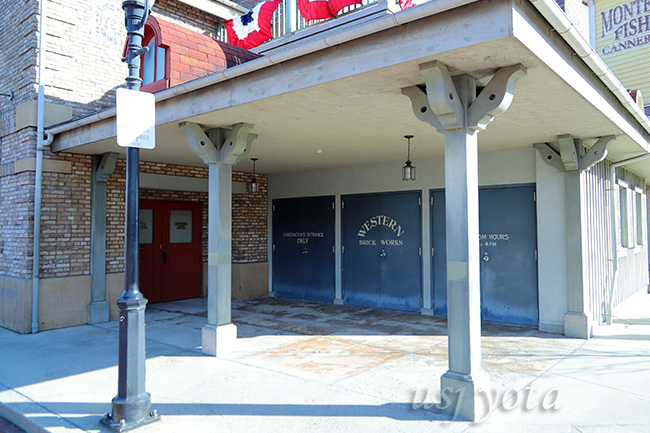 ミニオンアイス整理券発券機