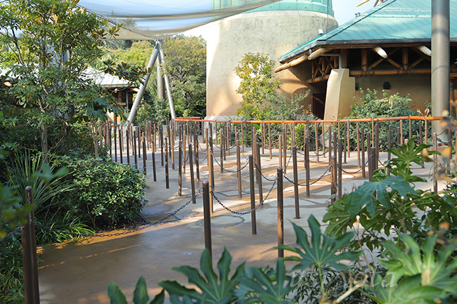 ジュラシックパークザライドのキューライン待ち列