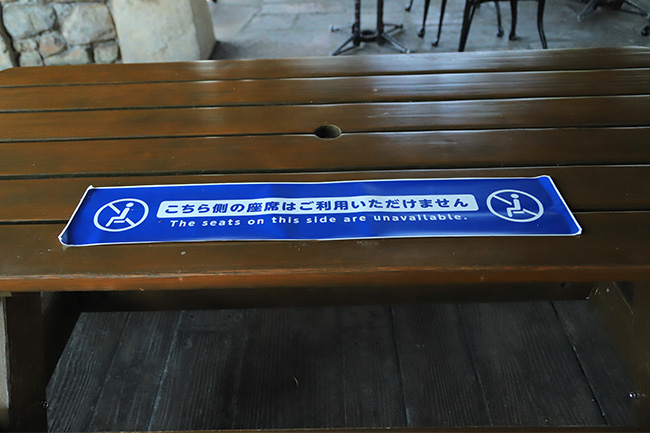 レストランテーブルのソーシャルディスタンス