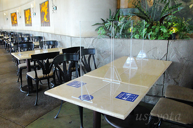 テーブルのアクリル板