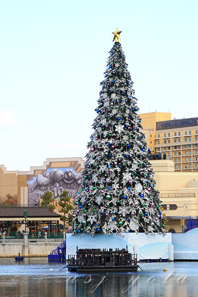 2011年ラグーンに設置されたのクリスマスツリー