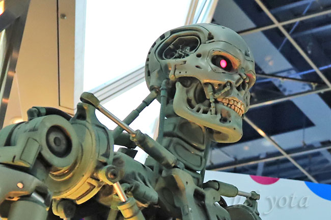 ターミネーターのモニュメント