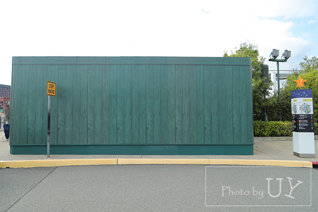 掲示板の仮囲い