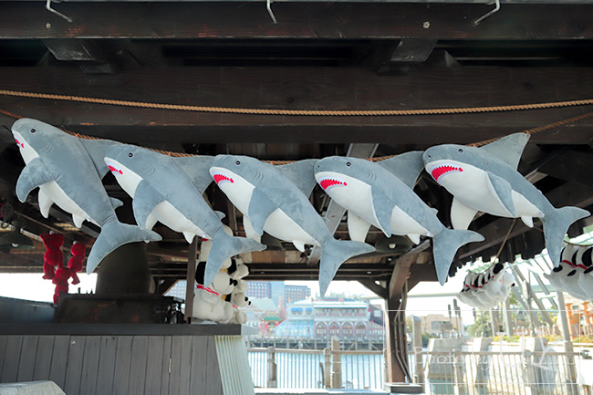 ジョーズのぬいぐるみ