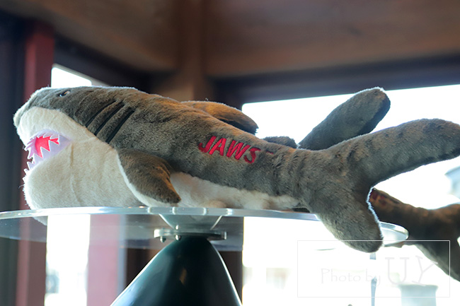 ジョーズのぬいぐるみ