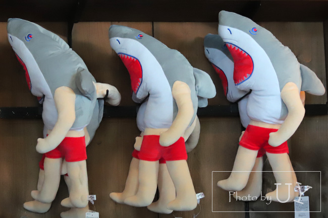 ジョーズ人間のぬいぐるみ