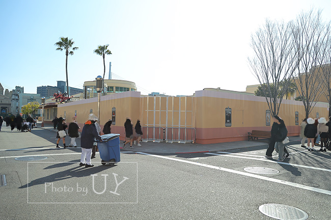 スタジオスターズレストラン付近の歩道