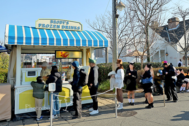 アミティビレッジのホットドッグ販売のフードカート