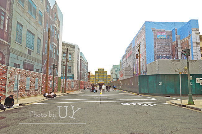USJニューヨークエリア 建物デザインのプリント幕で覆われた工事現場2026年4月