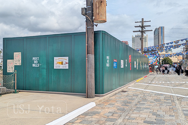 USJユニバーサルマーケット歩道の工事用仮囲い