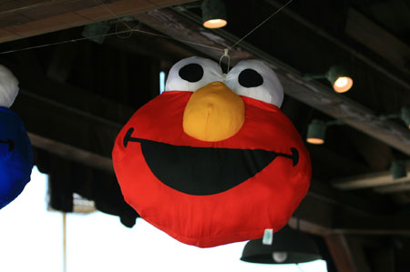 エルモのクッション