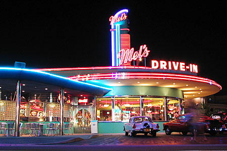 メルズドライブイン